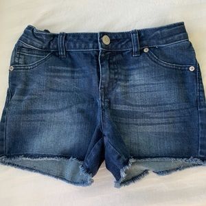 Dark Jean shorts!